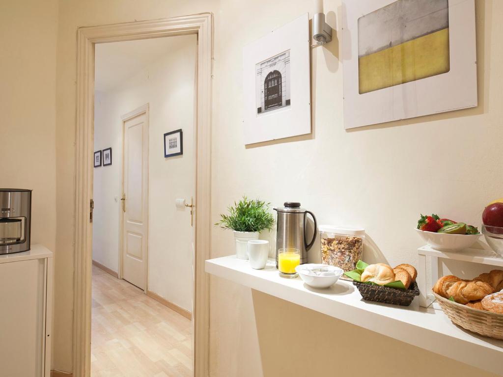 Spot Smart Nomad Bed & Breakfast Barcelona Bagian luar foto