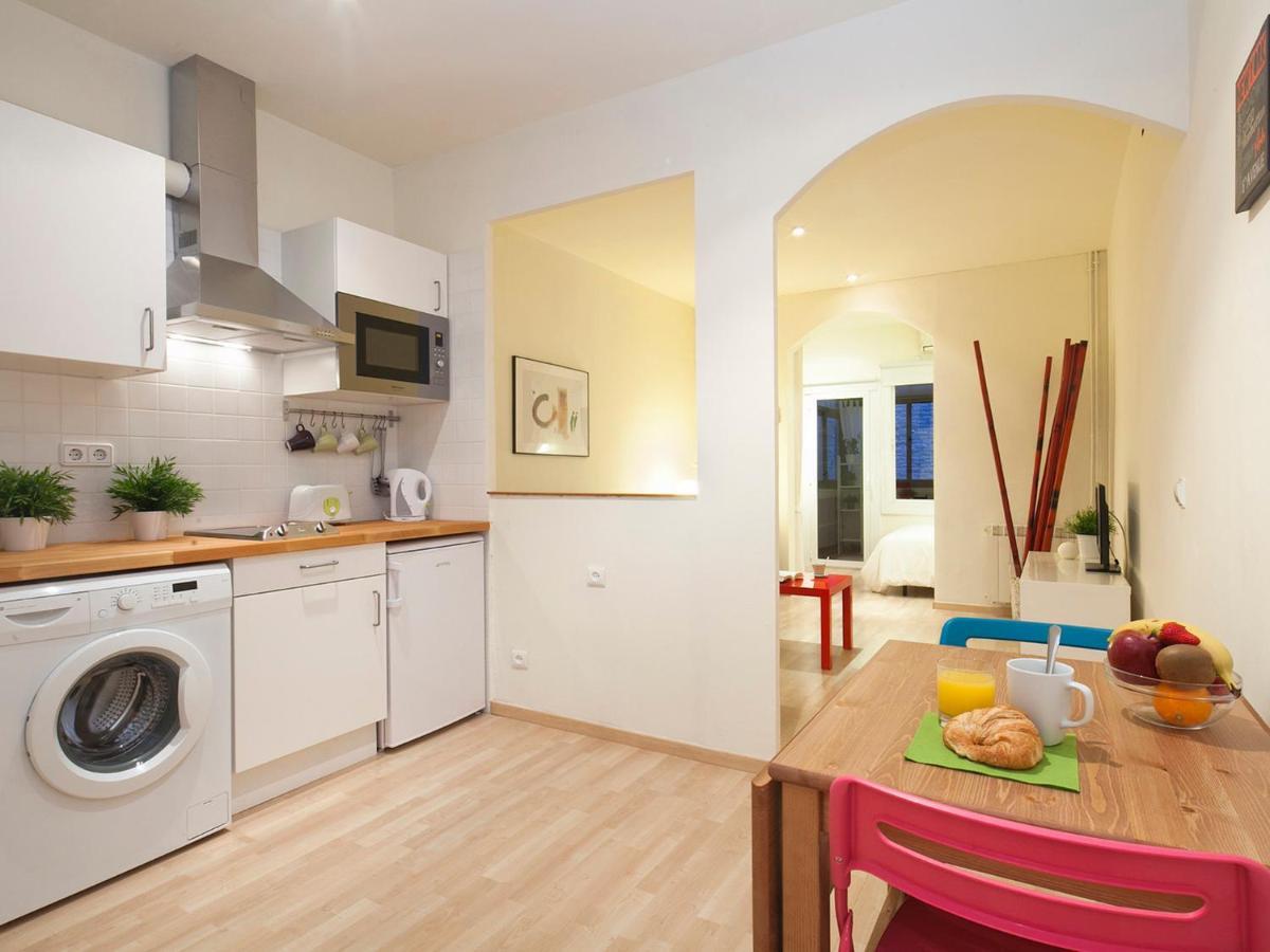 Spot Smart Nomad Bed & Breakfast Barcelona Bagian luar foto